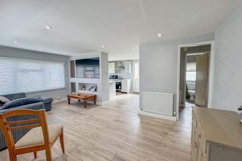 2 bedroom mobile home for sale, The Close, The Dome Village, Hockley