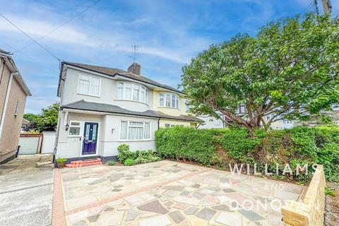 24 Broadlands Road, Hockley, SS5 5DS