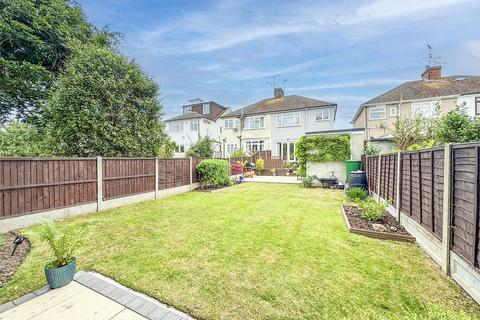 24 Broadlands Road, Hockley, SS5 5DS