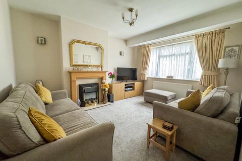 24 Broadlands Road, Hockley, SS5 5DS