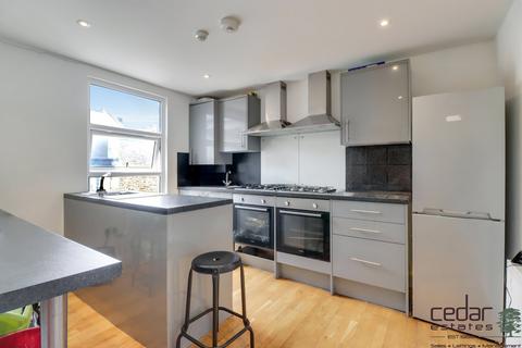 Studio to rent, Napier Road, Willesden NW10