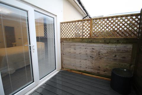 2 bedroom maisonette to rent, New South Promenade, Blackpool FY4