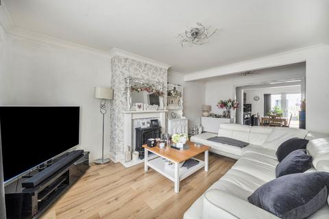 60 Arlington Drive, Carshalton, SM5 2EX