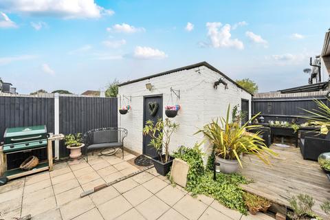 60 Arlington Drive, Carshalton, SM5 2EX