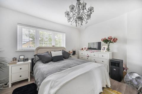 60 Arlington Drive, Carshalton, SM5 2EX