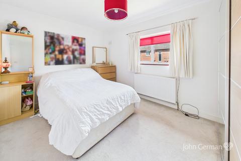 undefined, Golden Square, Hathern