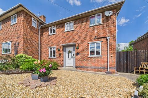 undefined, Golden Square, Hathern