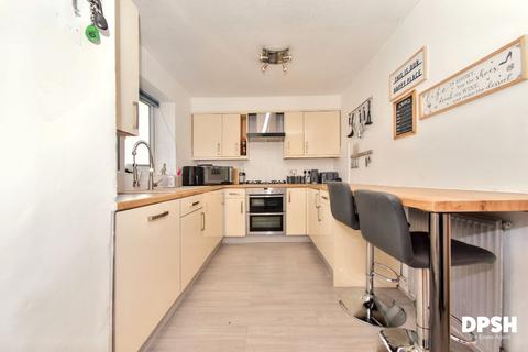 68 Greenfields, Heckmondwike, WF16 9HG