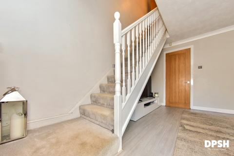 68 Greenfields, Heckmondwike, WF16 9HG