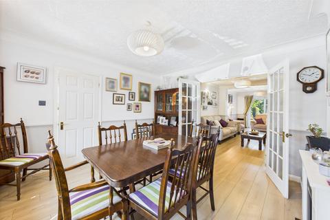 23 Oakdene Road, Hemel Hempstead, HP3 9TS