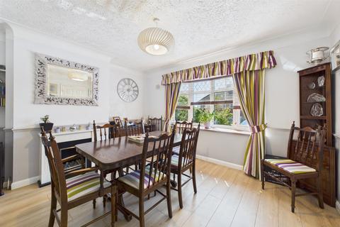 23 Oakdene Road, Hemel Hempstead, HP3 9TS