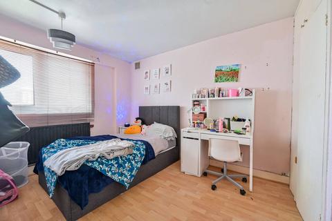 2 bedroom flat for sale, Whittaker Court, Stockwell, London, SW4