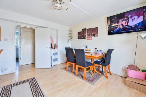 2 bedroom flat for sale, Whittaker Court, Stockwell, London, SW4