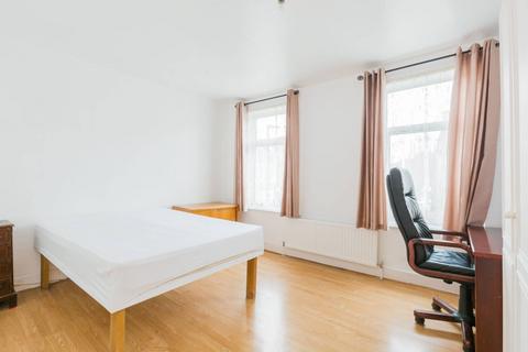 2 bedroom terraced house for sale, Edinburgh Road E13, Plaistow, London, E13