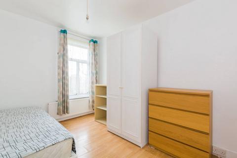 2 bedroom terraced house for sale, Edinburgh Road E13, Plaistow, London, E13