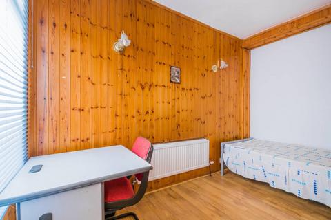 2 bedroom terraced house for sale, Edinburgh Road E13, Plaistow, London, E13