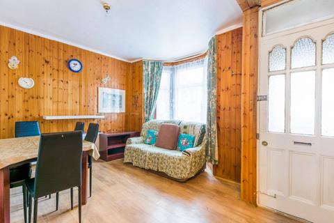 2 bedroom terraced house for sale, Edinburgh Road E13, Plaistow, London, E13