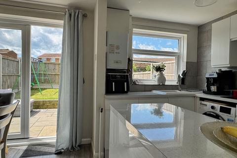 31 Farncombe Way, Whitfield, Dover, CT16 3NT