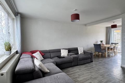 31 Farncombe Way, Whitfield, Dover, CT16 3NT