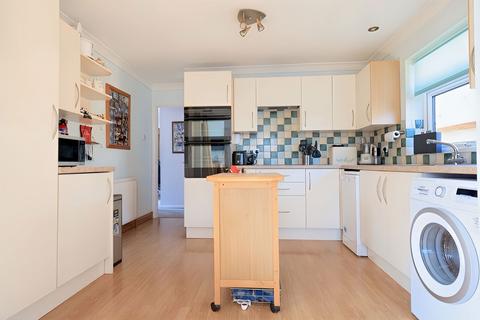 11 Manor Road, Ducklington, Witney, OX29 7YD