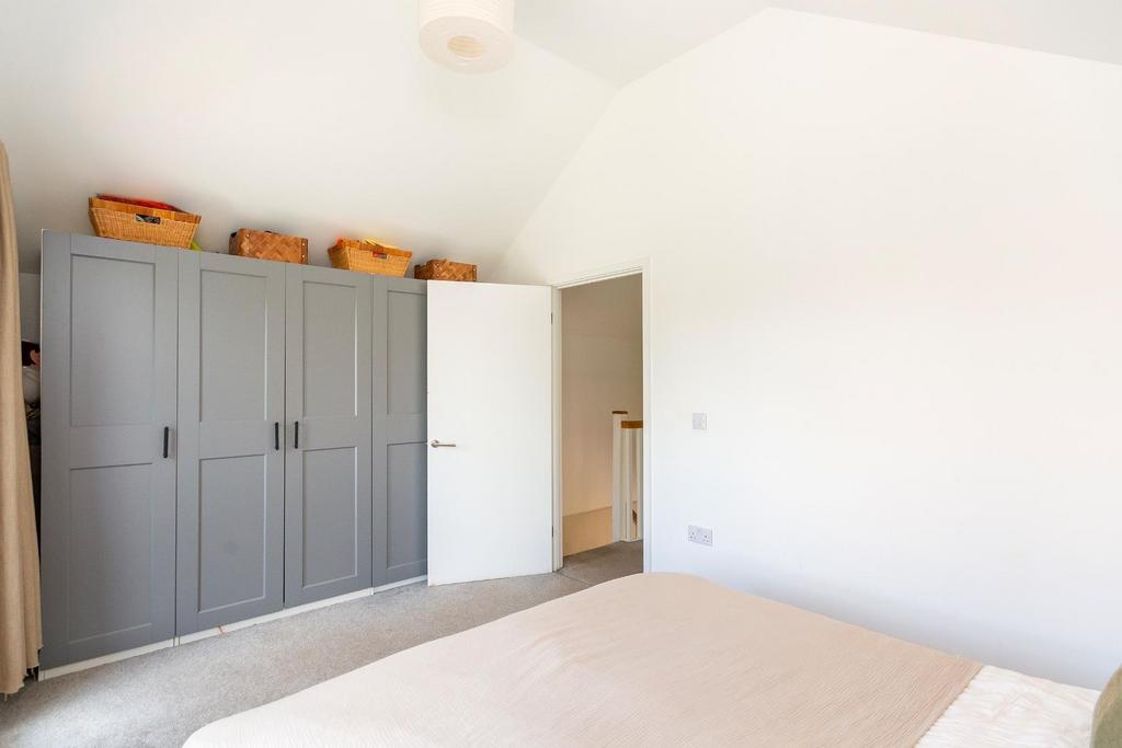 0 L1 WKE - Bedroom H.jpg