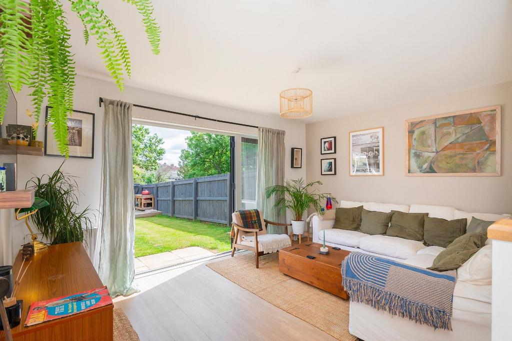 0 L1 WKE - Lounge B.jpg