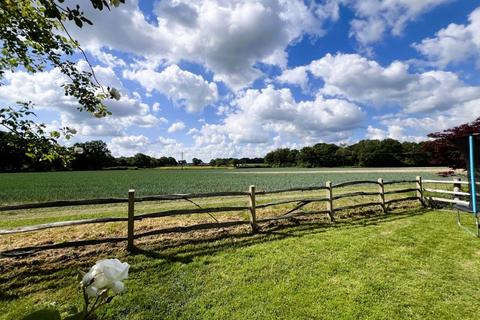 3 bedroom detached house for sale, Outskirts of Cranleigh, Knowle Lane