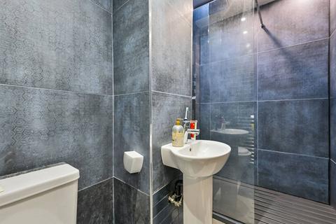 33 Capstan Square, London, E14 3EU