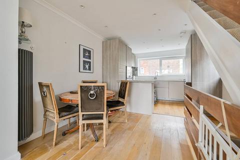33 Capstan Square, London, E14 3EU