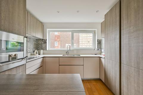 33 Capstan Square, London, E14 3EU