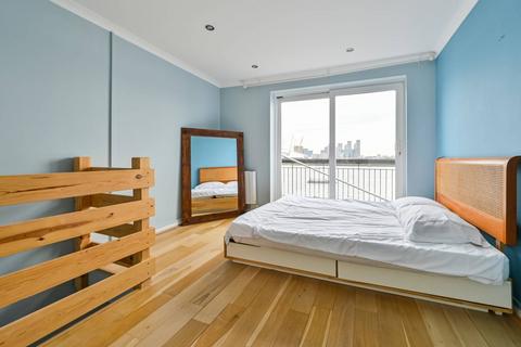 33 Capstan Square, London, E14 3EU