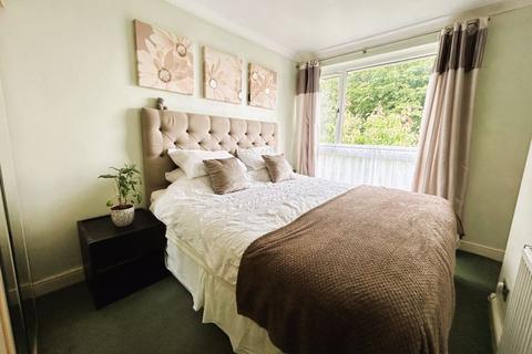 8 Castle Close, Walsall, WS8 7QF