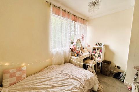 8 Castle Close, Walsall, WS8 7QF