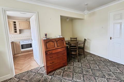 2 bedroom apartment for sale, Chapel Court, Church Street, Hightown, Liversedge, WF15