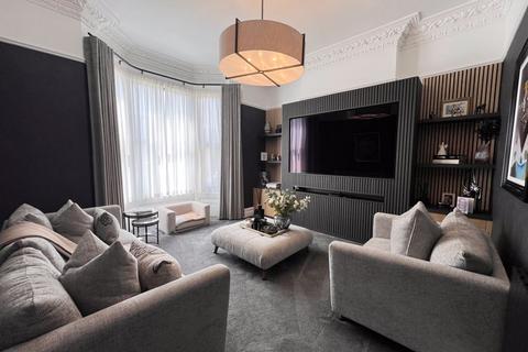 4 bedroom property to rent, Golf Open 2026 - Hartwood Road, Southport - Sleeps 8