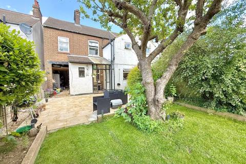 4 bedroom end of terrace house for sale, Princes Street, Dunstable