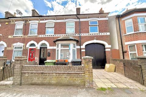 4 bedroom end of terrace house for sale, Princes Street, Dunstable
