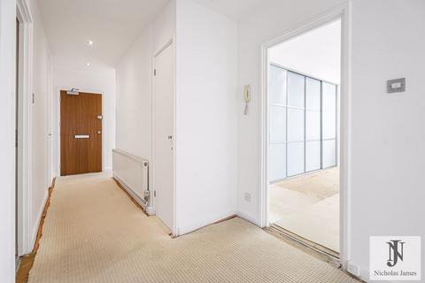 3 bedroom apartment for sale, Ballards Lane, Finchley, London, N3