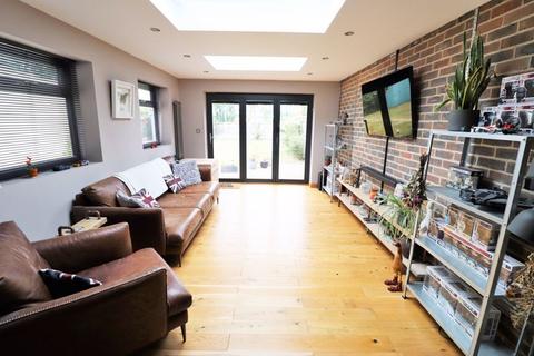 3 bedroom semi-detached house for sale, Terringes Avenue, Worthing