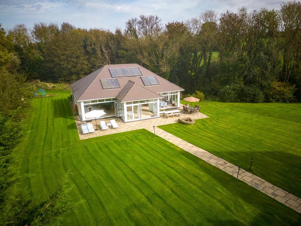 Pool House