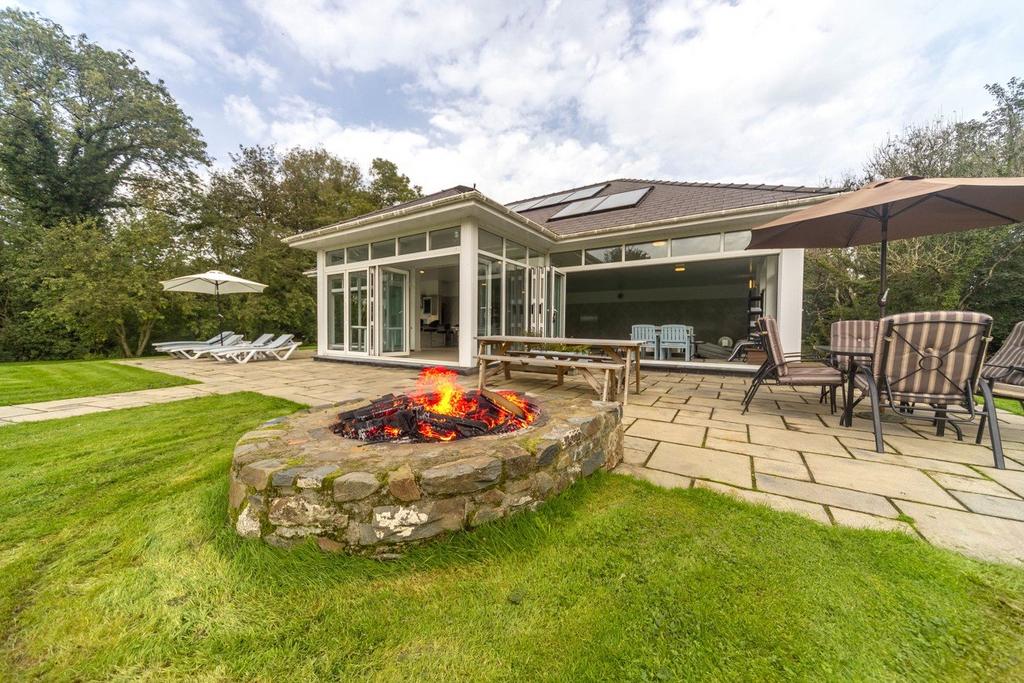 Pool House