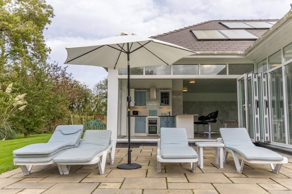 Pool House