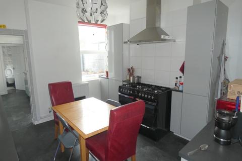 3 bedroom terraced house to rent, Ashworth Street; Fenton; ST4