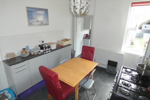 3 bedroom terraced house to rent, Ashworth Street; Fenton; ST4