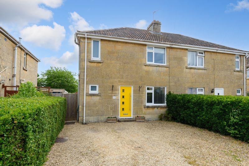 Kingston Avenue, Bradford on Avon BA15 3 bed semi-detached house - £375,000