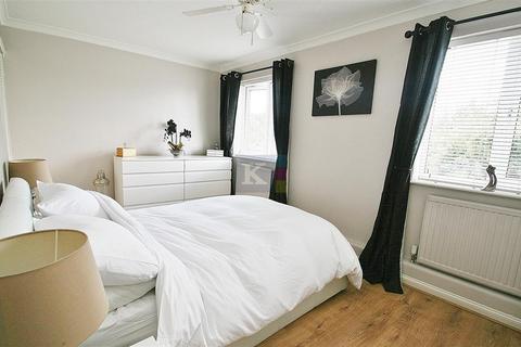 undefined, Gainsborough Road, Hayes