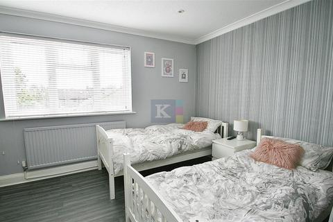 undefined, Gainsborough Road, Hayes
