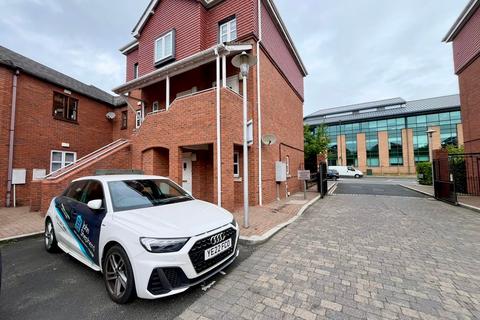 2 bedroom flat to rent - Old Hall Gardens, Shirley, Solihull, West Midlands, B90