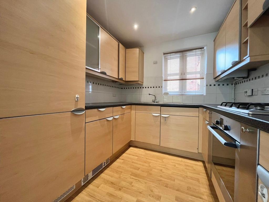 Apartment in Solihull, Blossomfield - View 4