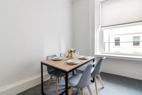 3 bedroom flat to rent, Union Street, City Centre DD1